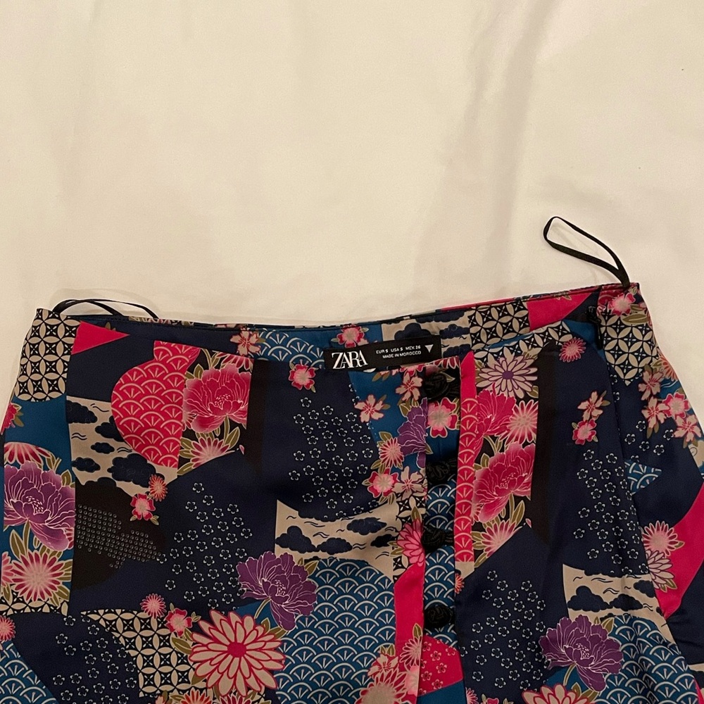 Zara multi patterned skirt - Picture 5 of 7